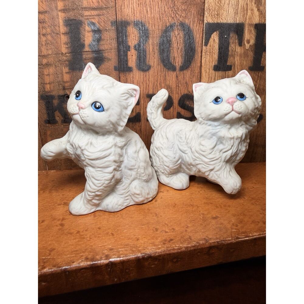 Vintage HOMCO White Persian Kitten/Cat Figurines W/ Blue Eyes Taiwan 1970s